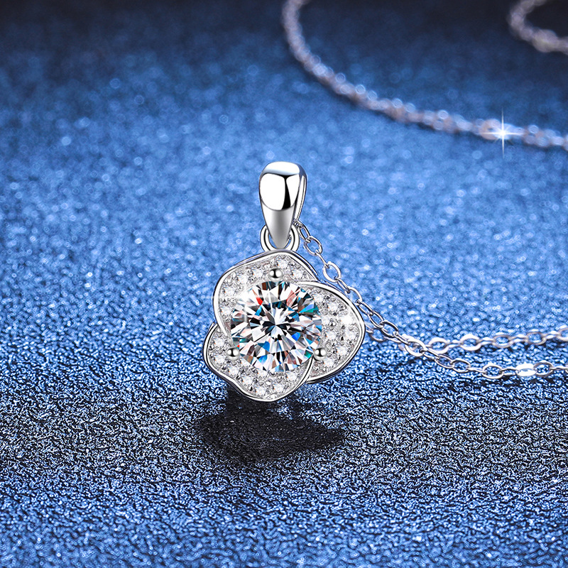 Chic Ladies' Ornament Sophisticated Single Stone Setting Ringed by Petals Craftsmanship Made from Pure White Precious Metal