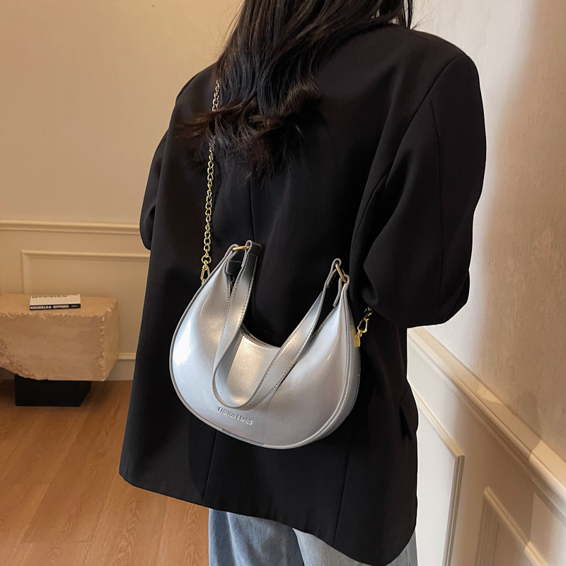 designer Cross-border Niche Textured Patent Leather Handbag for Women 2025 New Simple Crescent Bag Fashion Chain Shoulder Crossbody Bag
