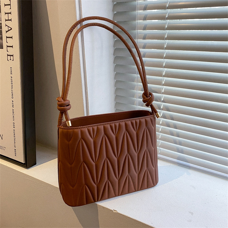 Fashion embroidery niche design bag new women's casual multifunctional crossbody bag shoulder bag armpit handbag designer shoulder bag