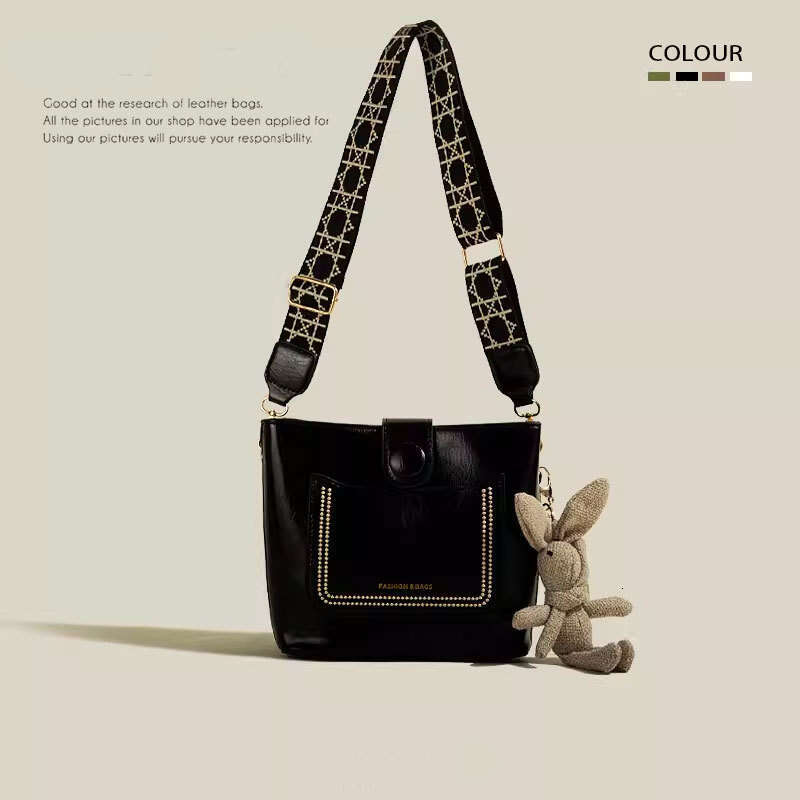 Trendy Women's Woven Wide Strap Large Capacity 2023 New Versatile Shoulder Crossbody Bucket Bag
