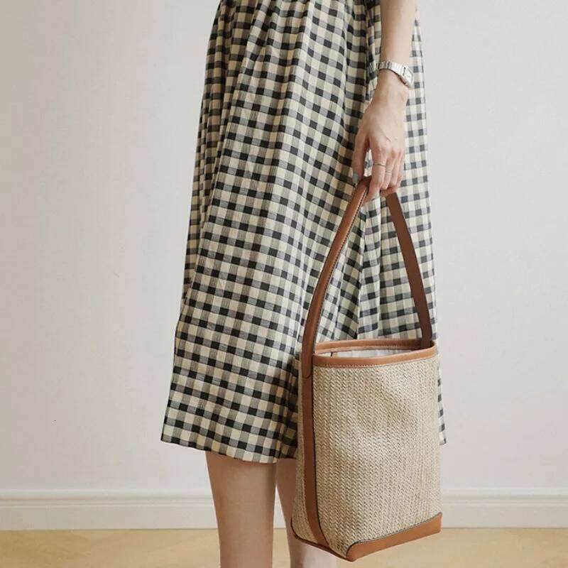 Cowhide Patchwork Straw Chic Designed Vacation Beach Handbag For Women Popular Trendy Bucket Holiday Shuolder Bag