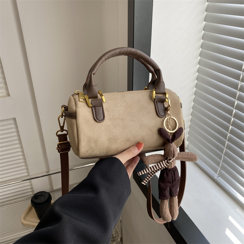 designer Handheld Baguette Cylinder Small Bag for Women 2025 Autumn Winter New Fashion Versatile Shoulder Bag Retro Woolen Crossbody Bag