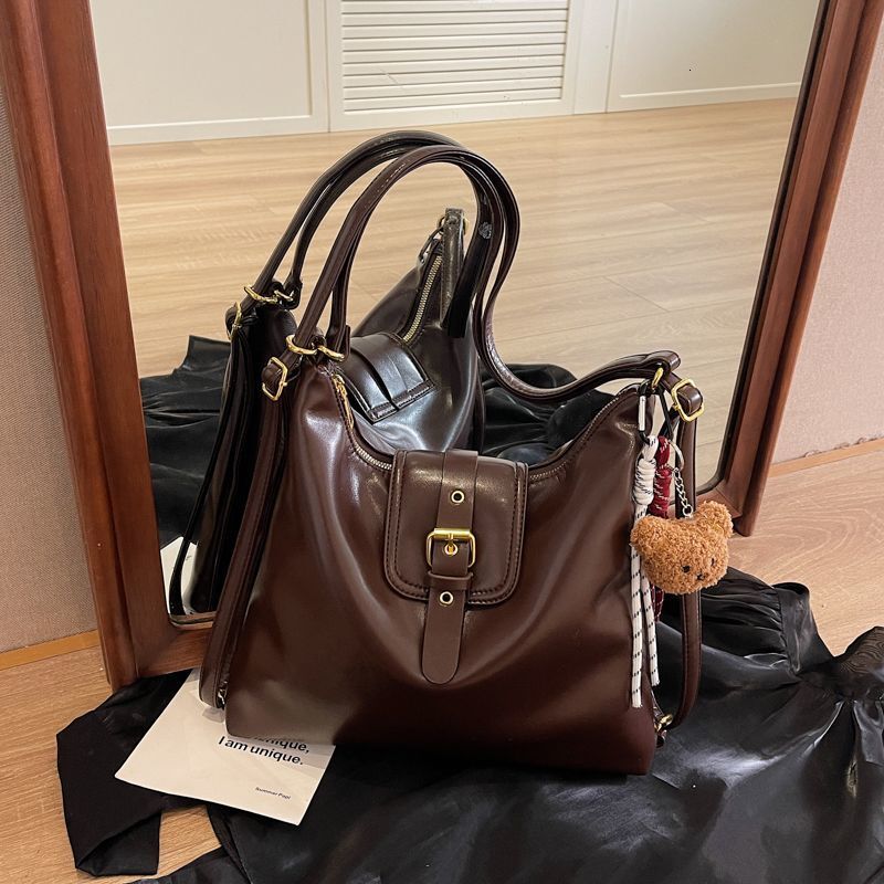 2025 Summer New Women's Backpack with Double Shoulder Women's New Single Shoulder Large Capacity Commuter Handbag, Simple Solid Color Retro 