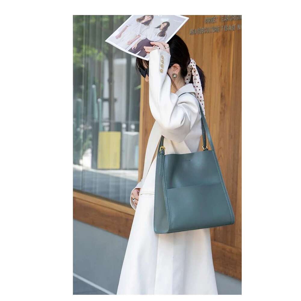 Designer Bags 2025 Women Natural Cow Real Leather Bag Female Design Shoulder Bags Ladies Soft Cowhide Tote Casual Bucket Handbags Girl Luxury Bag