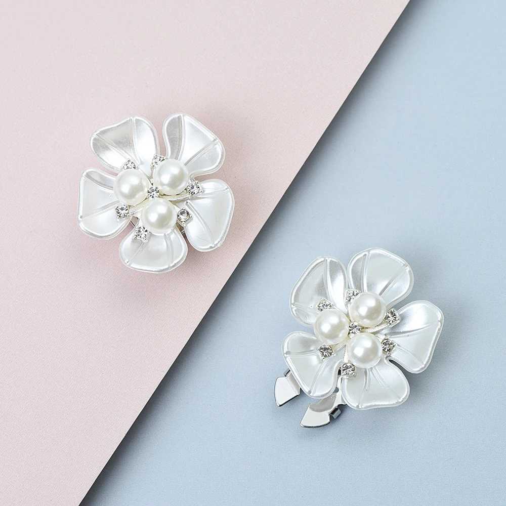 2Pcs Imitation Shell Pearl Petal Flower Button Cover Luxury Shirt Sleeve Button Elegant Copper Cufflinks Accessories for Women W250606