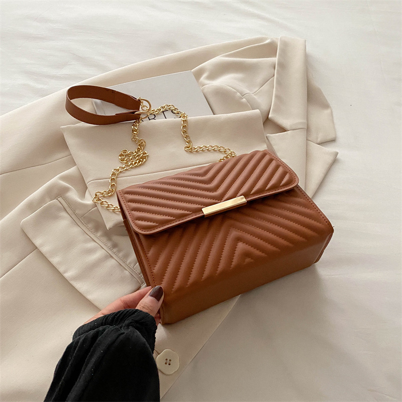 High quality brand new high-quality free designer bag new simple and fashionable shoulder crossbody bag casual commuting small square bag new free des