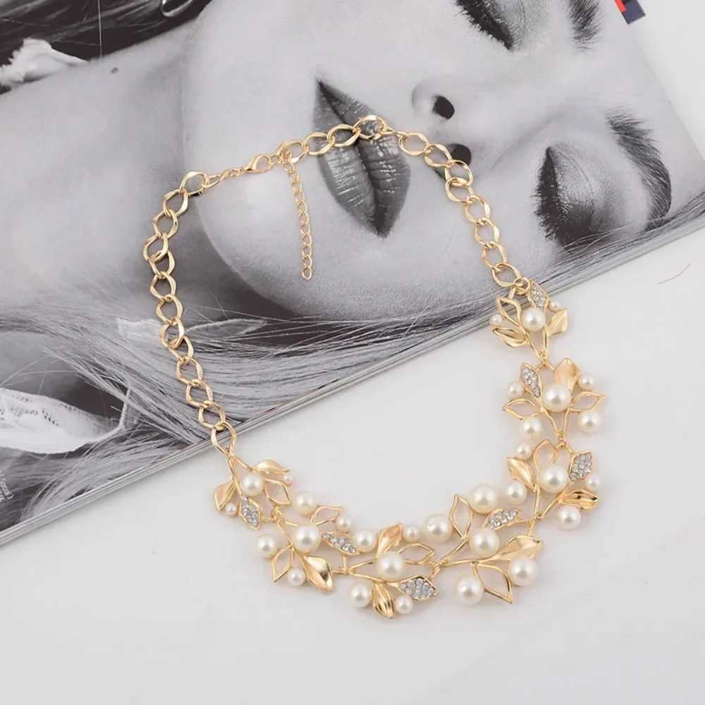 2025 New Simulated Pearl Necklaces Pendants Leaves Statement Necklace For Women Girl Collares Ethnic Fashion Jewelry Gifts Y250605