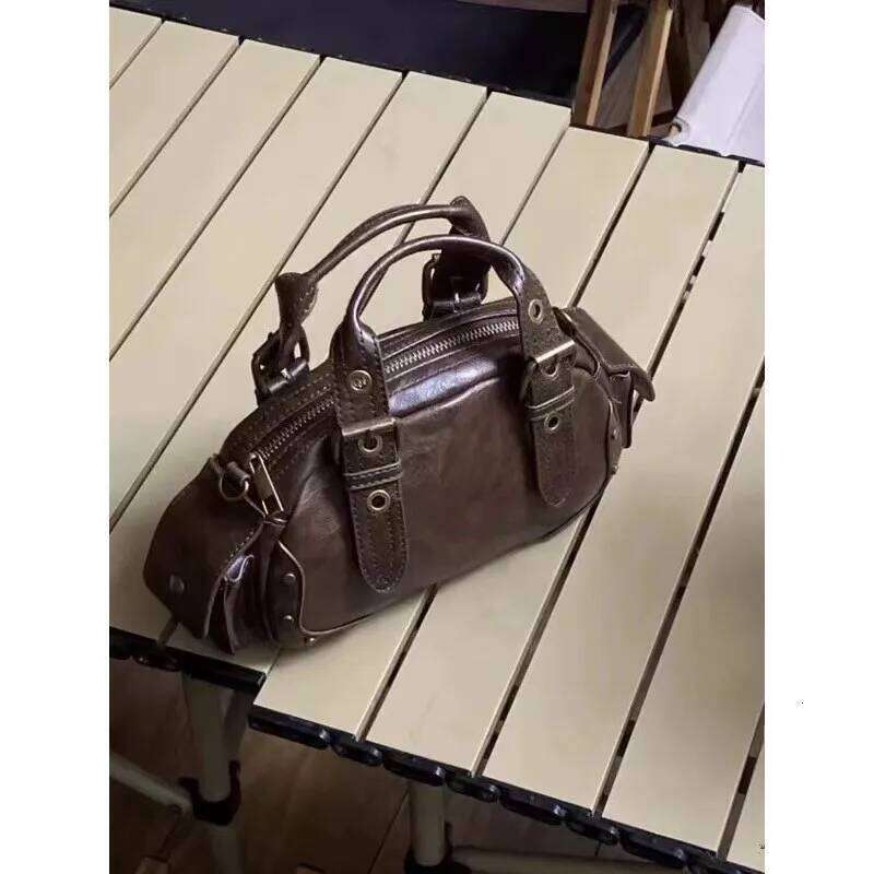 Boston Women's 2024 New Niche Retro Motorcycle Hottie Handbag High-End Versatile Single Shoulder Crossbody Personalized Fashion Bag