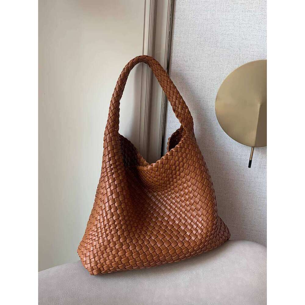 French Niche Design Single Shoulder Handwoven Tote for Women Large Capacity Soft Leather Plaid Underarm Bag