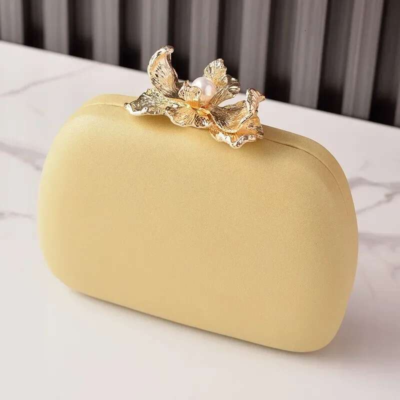 Sweet aron Colore Dinner Women Fashion Flower Buckle Handbag Wedding Bride Evening Bags Girls Cute Party Clutch Bag