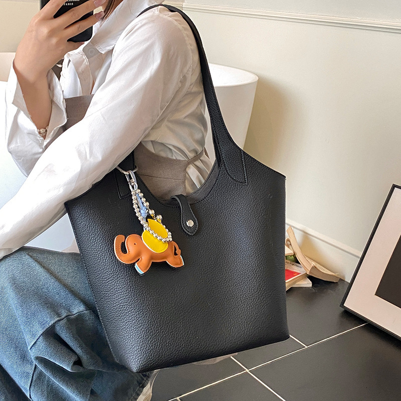 designer Large Capacity Bag for Women 2025 Summer New Handheld Tote Bag High-end Simple Versatile Commuter Shoulder Bag