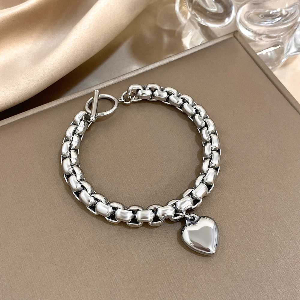 Punk Waterproof Stainless Steel Heart Pendant Bracelet for Women Retro Golden Chunky Thick Chain Bracelet Charm Hand Jewelry W250606