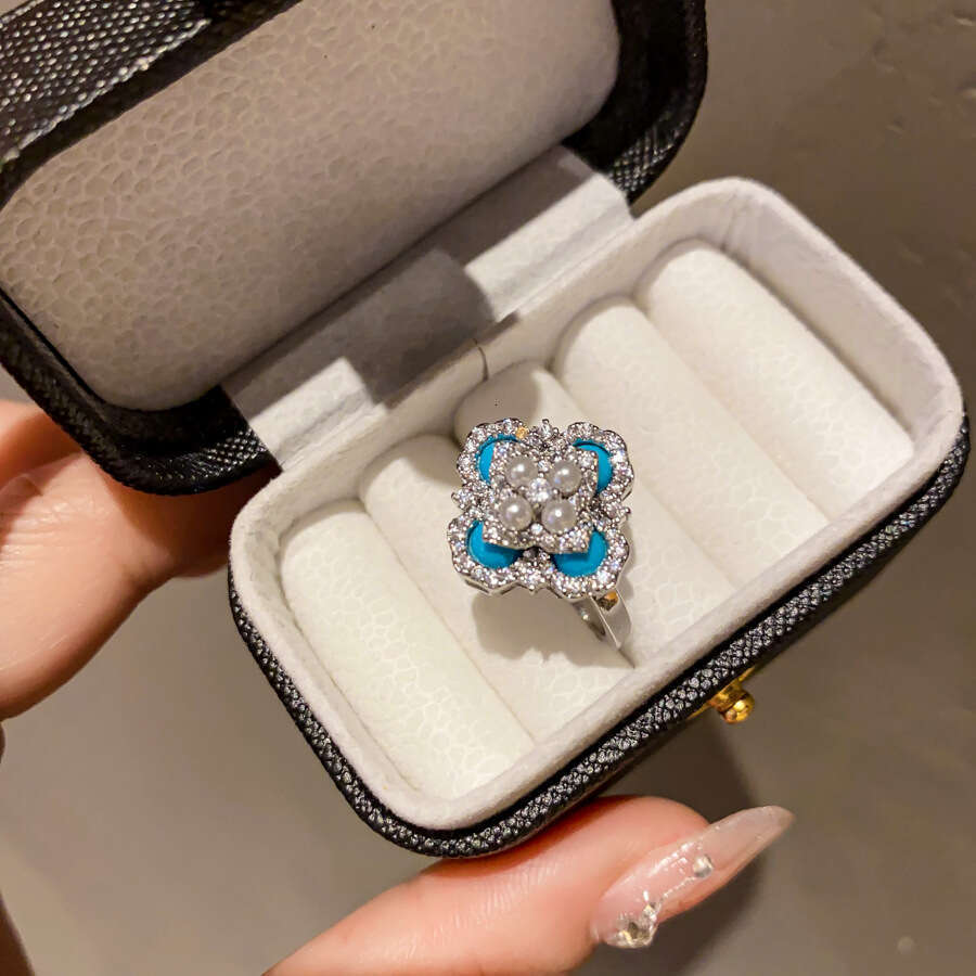 Luxury jewelry designer bracelet 4-leaf clover Zircon Turquoise Flower Pearl Open Palace Style Elegant Index Finger Ring Light High-end Sense Jewelry