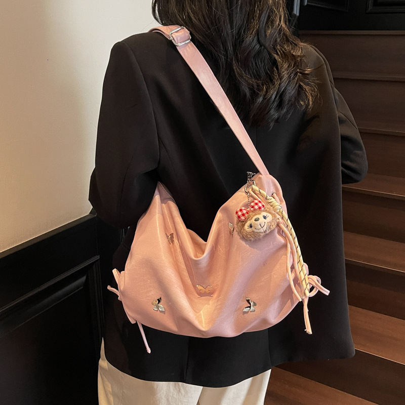 designer Casual Soft Large Capacity Underarm Bag for Women 2025 New High-end Fashion Commuter Shoulder Crossbody Tote Bag