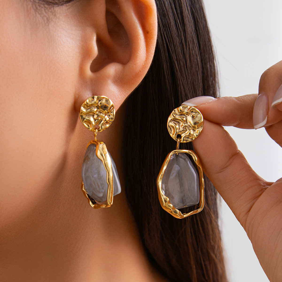 New Arrival French Inspired Elegant and Versatile Western Jewelry Metal inspired Luxury Pearl Square Ruffled Earrings