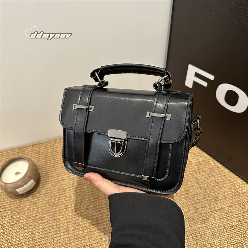 Niche British Style Handbag Small Square for Women 2025 New Versatile High-end Fashion Single Shoulder Crossbody Bag ddmynov