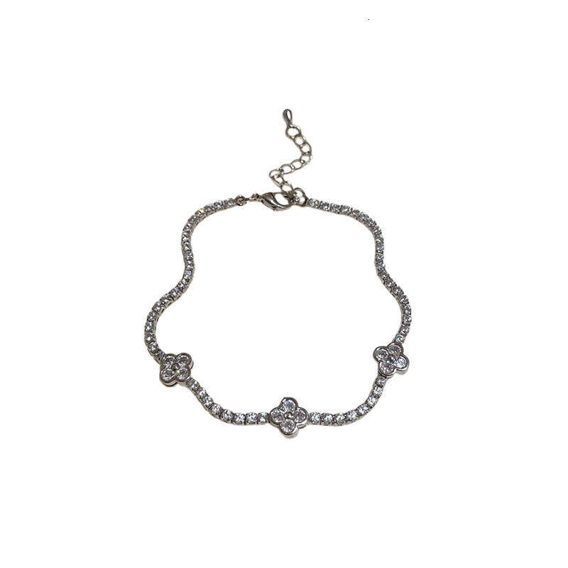 Luxury jewelry designer bracelet clover Light Style Zircon Flower Bracelet Fashion High-end Sweet Hand Ring Internet Celebrity Commuting Jewelry for W