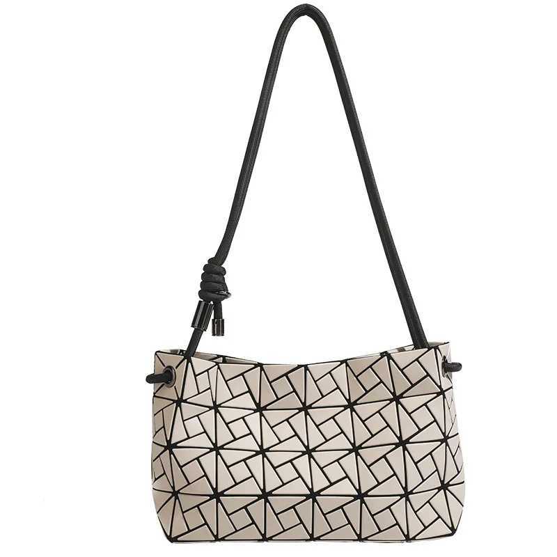 Windmill Tofu Bag New Japanese-style One-shoulder Rhombus Geometric Womens Bag Crossbody Armpit Bag Handbags M250606