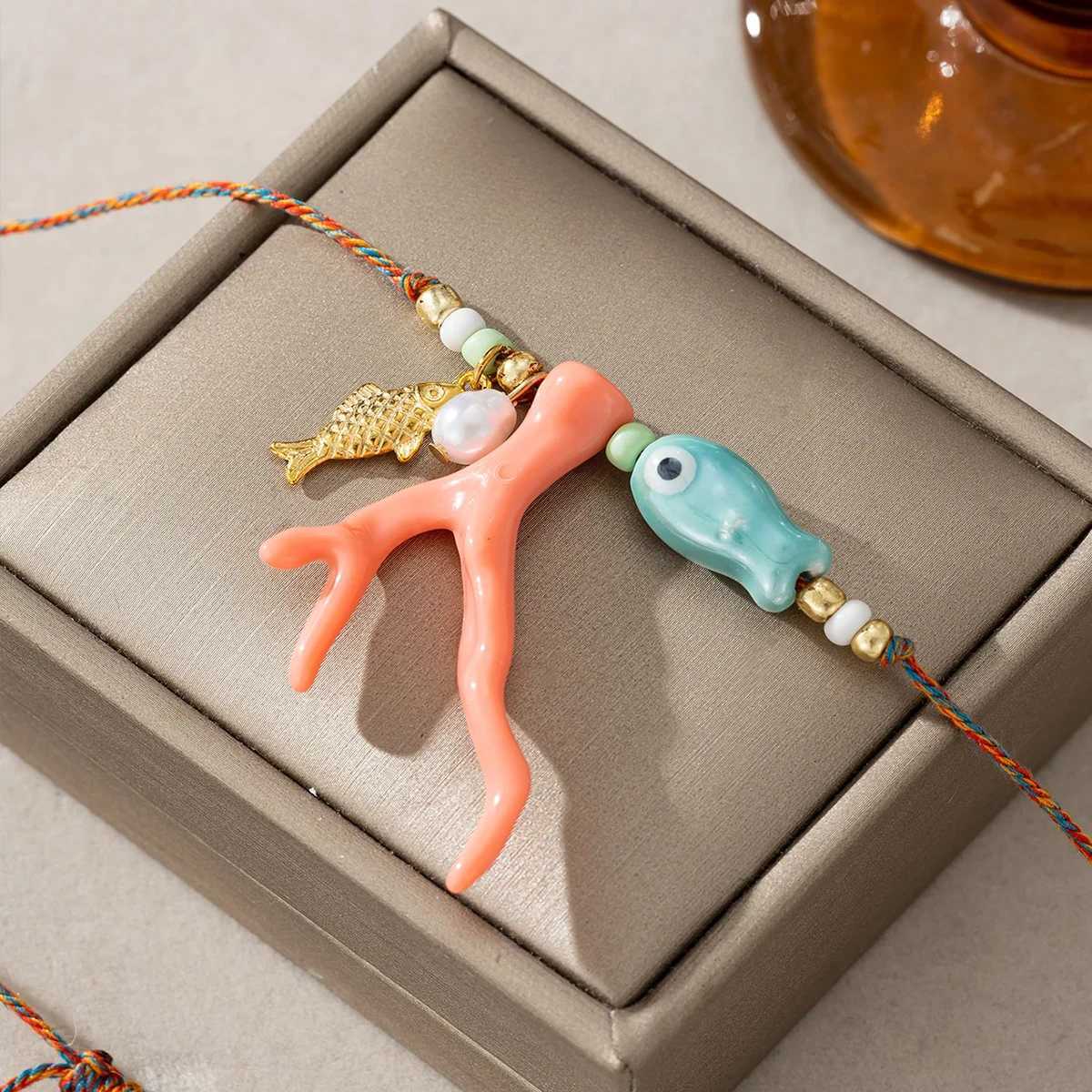 Funky Charm Ocean Resin Imitation Coral Glass Bead Fish Pendant Rope Necklace Womens Summer Vacation Beach Party Jewelry Y250605