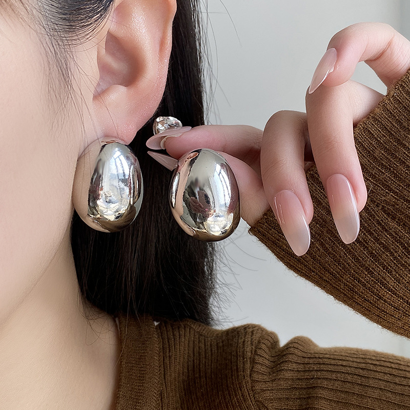 New Trendy Western Inspired Exaggerated Irregular Oval Metal Earrings for Women Embrace Individuality