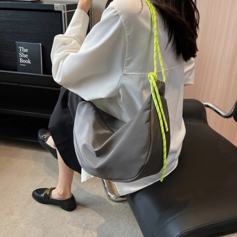 Nylon Cloth Shoulder Bags Vintage Solid Color Hobos Bag Casual Large Capacity Diagonal Bag Fashion Versatile Women Handbag 250605