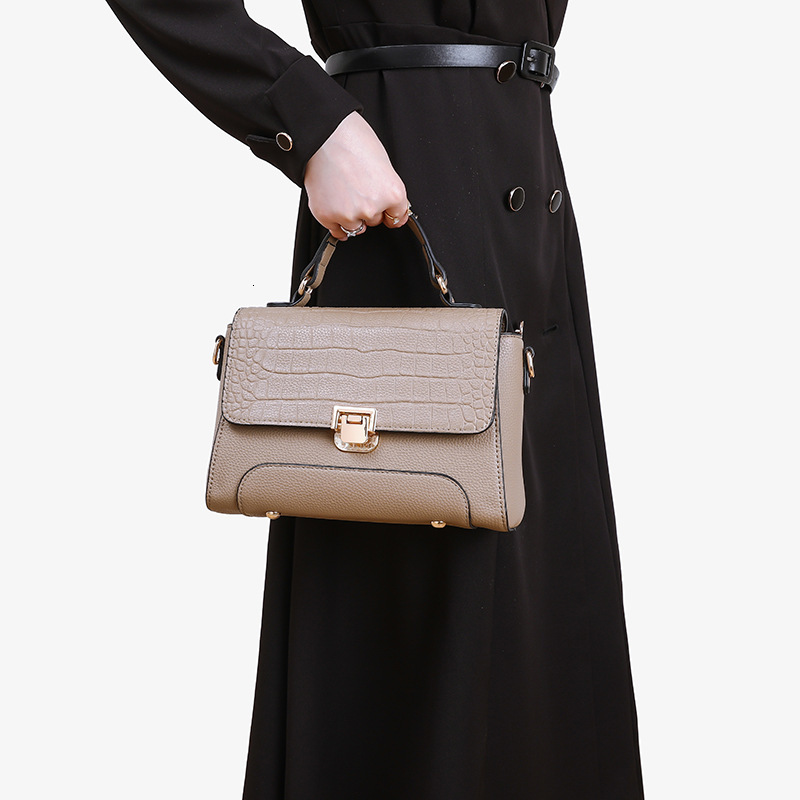 Free Shipping 2025 Summer New Fashion Handbag Niche High-end Large Capacity Crocodile Luxury Designer Bags Pattern Shoulder Crossbody Small Square Bag