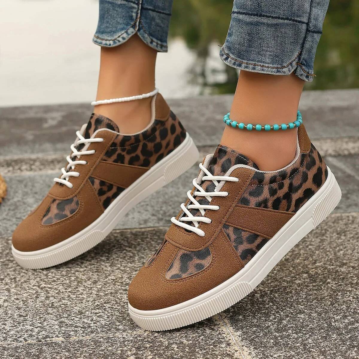 Ddmyoutdoor Women Fashion Leopard Flat Sneakers Lightweight Lace Up Non Slip Running Female Casual Soft Sole Single Shoes Plus Size Outdoor Shoes