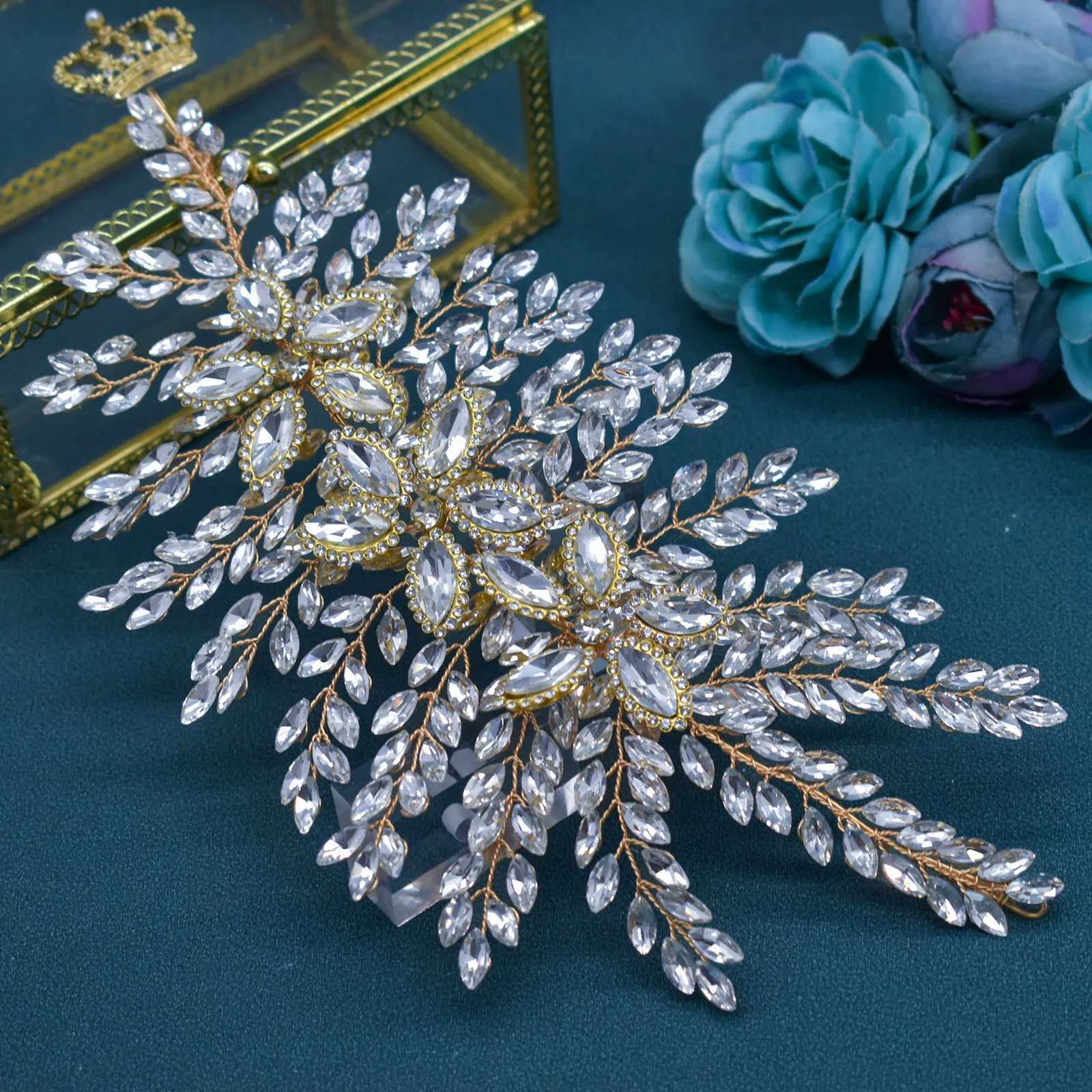 DZ012 Bridal Accessories Crystal Banquet Headdress Bridal Hair Jewelry Headpiece Gift Fashion Bridal Tiaras Baroque Hairbands Z250605