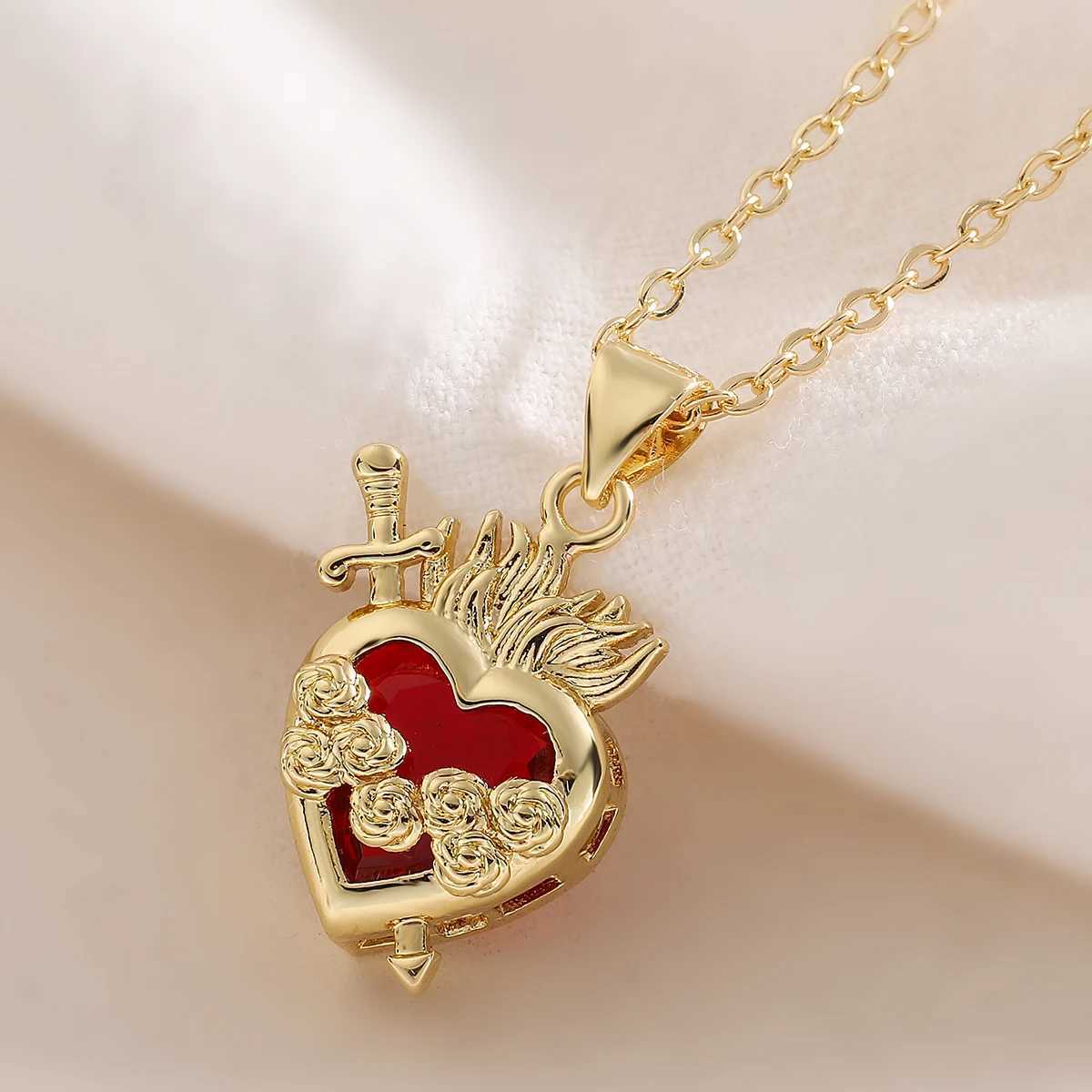 NEWBUY Fashion Gold Color Chain Red Crystal Heart Pendant Necklaces For Women Bling Jewelry Y250605