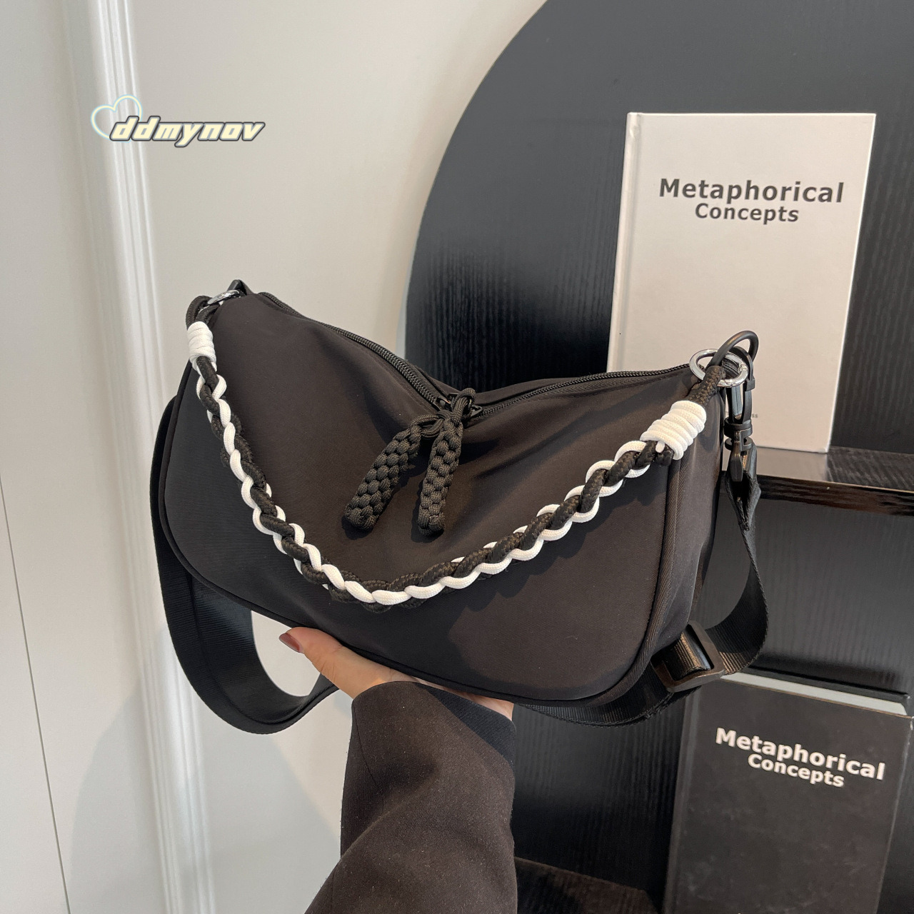 25 New Nylon Tote for Women, Large Capacity, Fashionable and Simple Shoulder Bag, Elegant Commuter Daily Versatile Crossbody Bag ddmynov