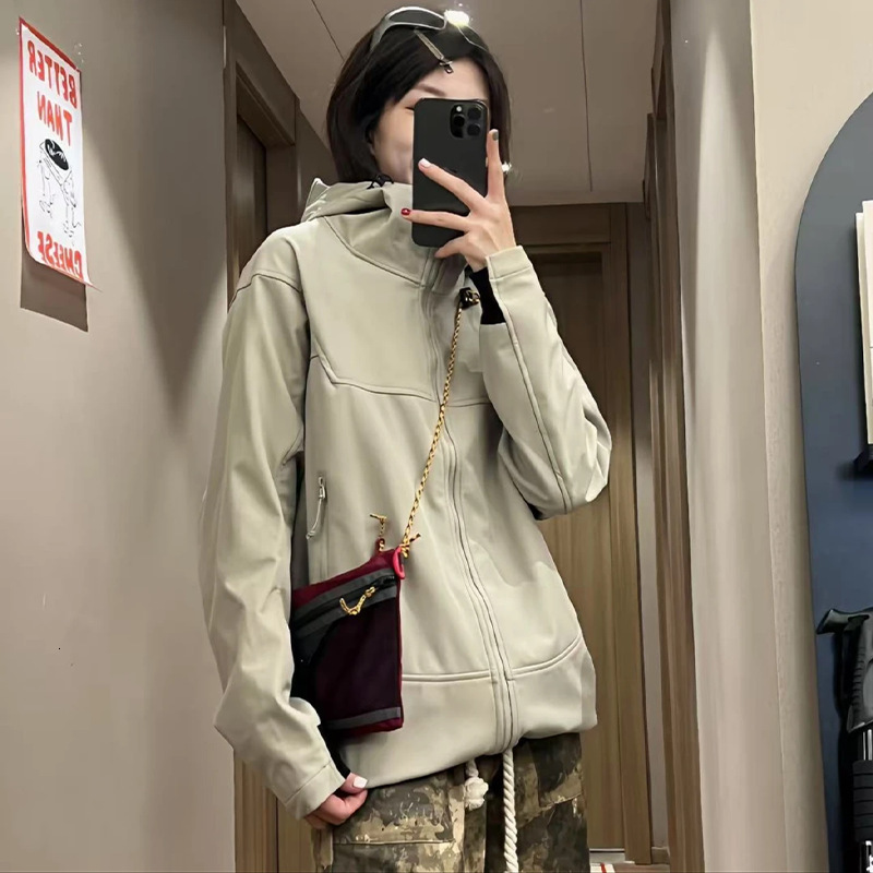 Ddmyoutdoor Stormtrooper Men S And Women S Lightweight Soft Shell Functional Sports Plus Velvet Windproof Waterproof Jacket Mountaineering Suit Jacket