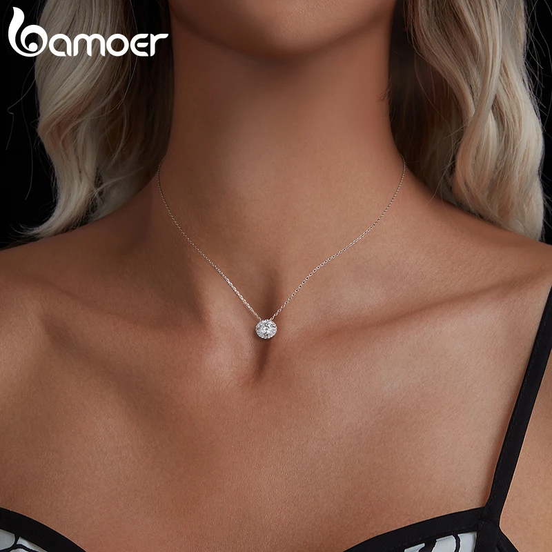 BAMOER Diamond White Gold Plated Halo Moissanite Necklace, 925 Sterling Silver Classic Elegant Necklace Fashion Engagement Jewellry Gift Shiny MSN046