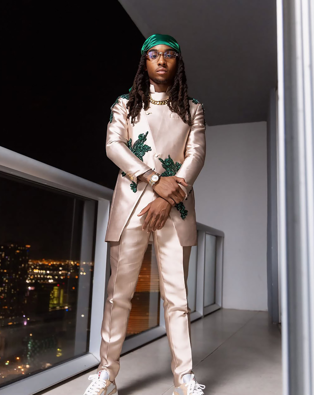 Unique Mens Suits Fit Slim Appliques 2 Pieces Set Party Prom Crystal Beading Blazer Customized One Button Evening Party Jacket+Pants Plus Size