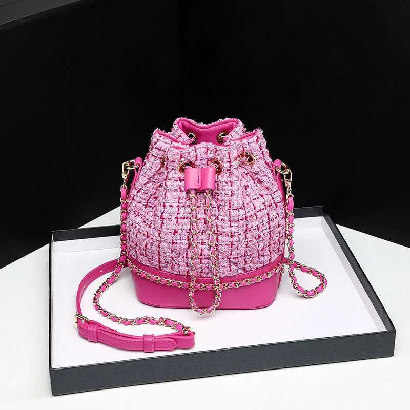 Fashionable Pink Tweed Bucket Bag for Women Contrast Plaid Cute Small Crossbody Bags Female Daily Commute Messenger Chain Pack M250606