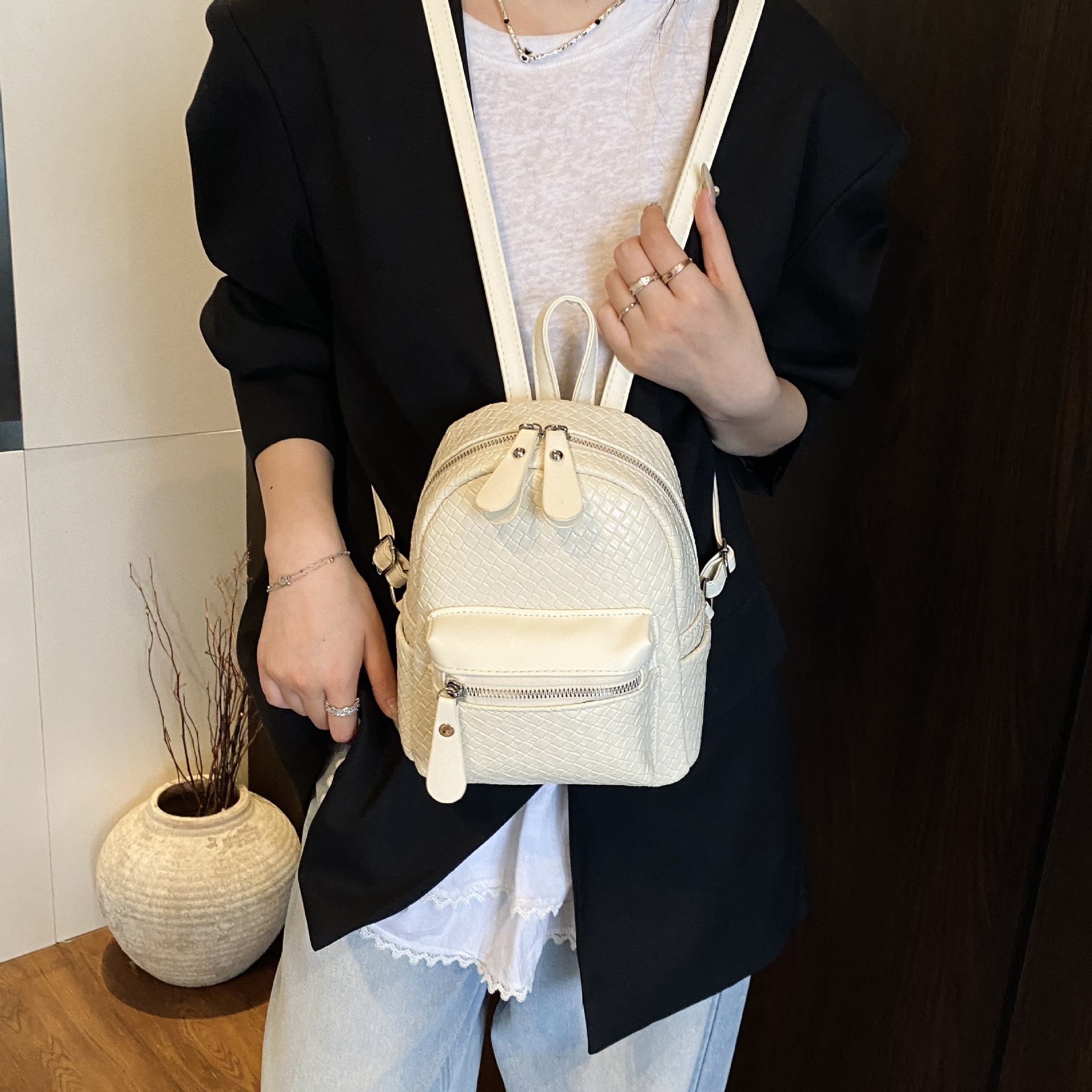designer Summer Backpack for Women 2025 New Fashion Trendy Small Backpack Elegant Mini Simple Fashion Lightweight Travel Bag