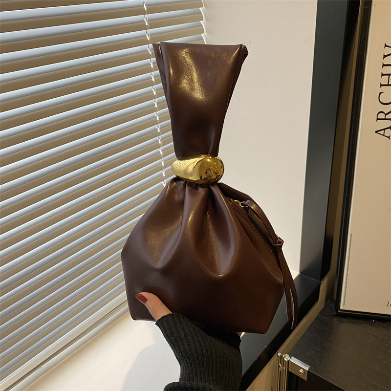 designer Niche Design Stylish Retro Small Bag for Women Autumn Winter 2025 New Pleated Simple Aesthetic Bucket Bag