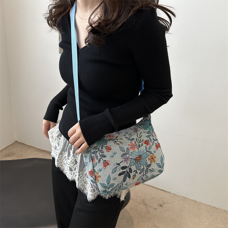 designer Canvas Bag for Women 2025 New Large Capacity Handbag Shoulder Tote Bag Niche Design Sense Office Commute Tote Bag