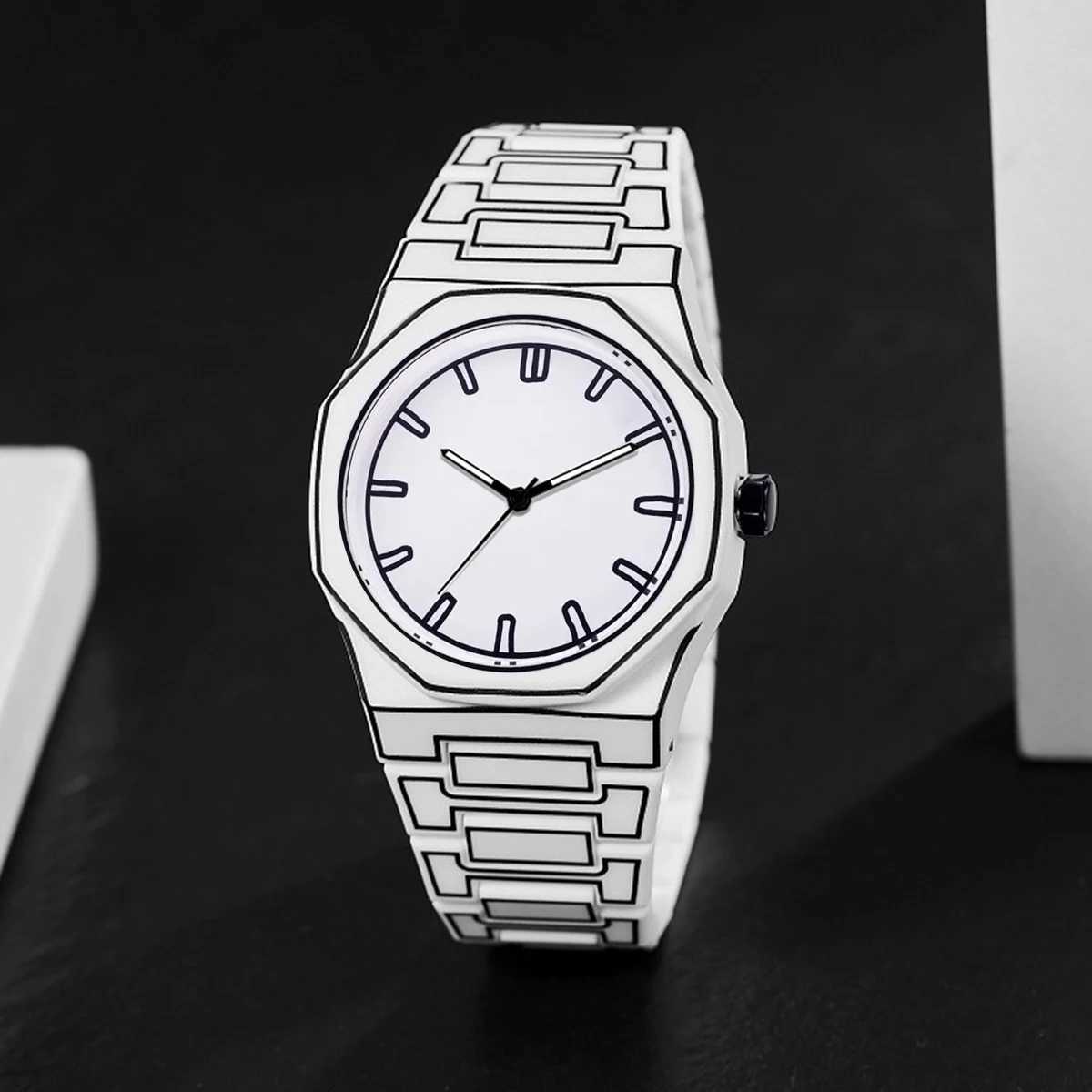 Hot Sale Silicone Comic Design Quartz Watch Classic Anime Lines Men Watches Watch Strap Sport Watches Man AAA Plastic Clock Y250605