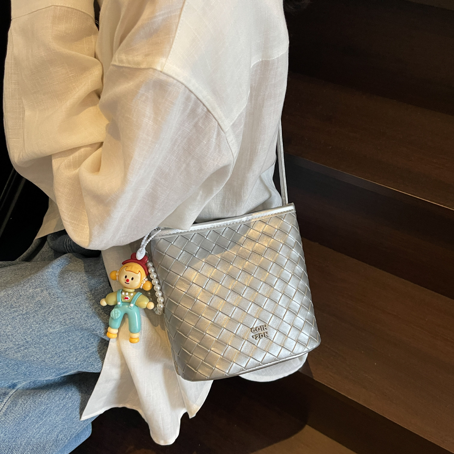 designer Korean Style Small Bag for Women 2025 New Trend Woven Crossbody Bucket Bag Simple Casual Shoulder Bag Commuter Underarm Bag