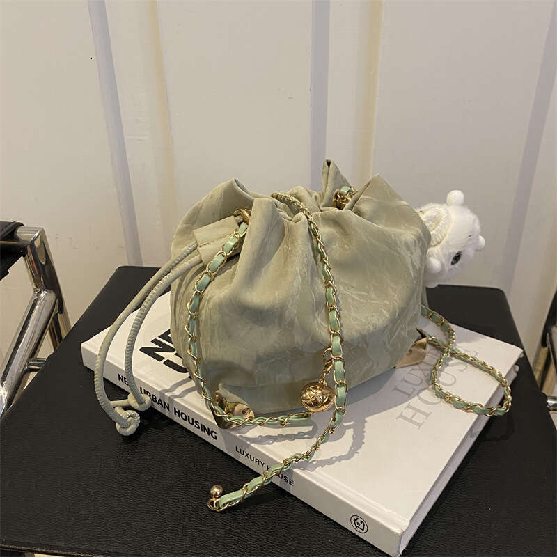 Minimalist Casual Large Capacity Bucket 2024 Spring New High-Quality Texture Chain for Women Shoulder Crossbody Bag