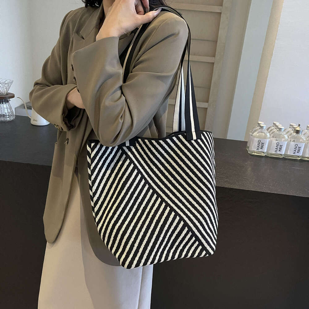 Knitted Shoulder New Tote For Women Large Capacity Handheld Commuter Shopping Bag Bucket Versatile B5