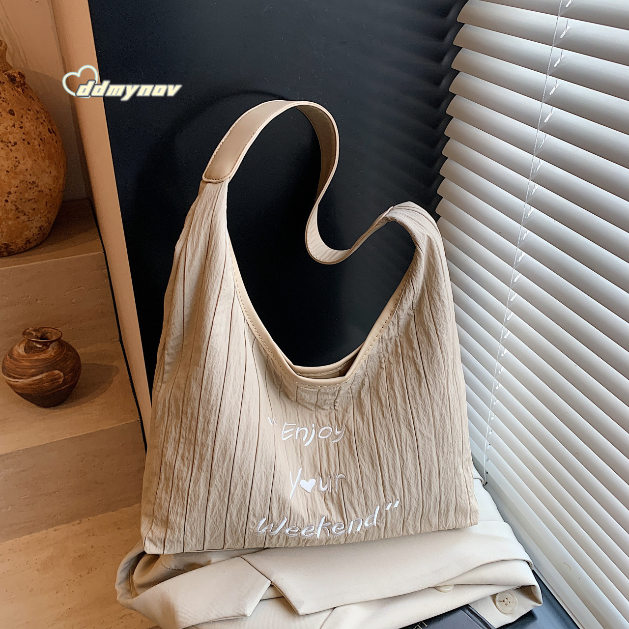 2025 New Tote Large Capacity for Women Travel Commute Shoulder Fashion Niche Versatile Handbag Bucket Underarm Bag