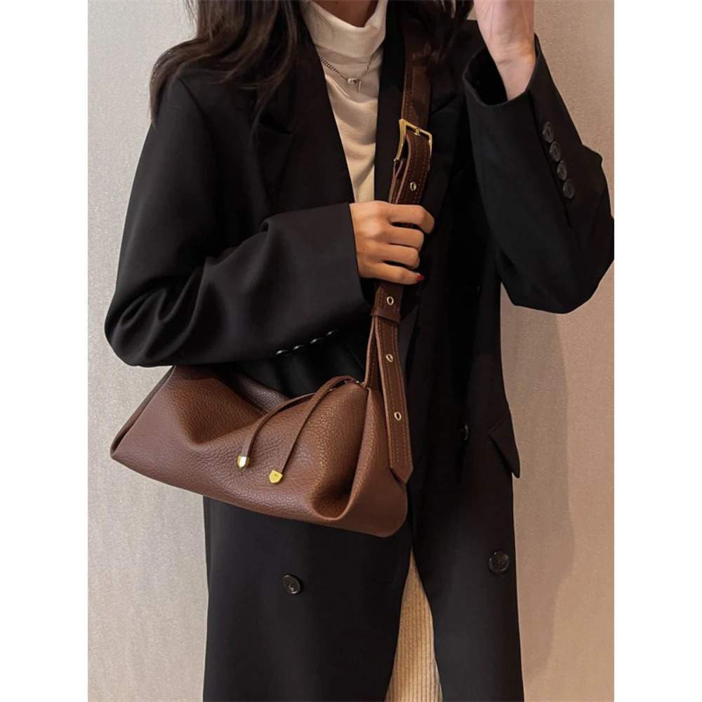 Crossbody Bag Light Solid Color High-Grade Large Capacity Packs Female Soft Zipper Chic Messenger Bags 250605