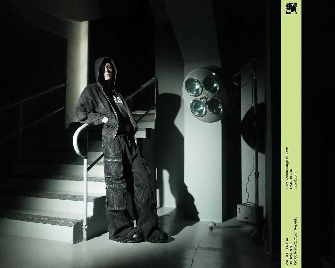 Gothic Retro Y2K Distressed Washed Multi-Pocket Pattern Black Jeans Mens Autumn Loose Street Trend Hip Hop Rap Wide Leg Pants Z250605