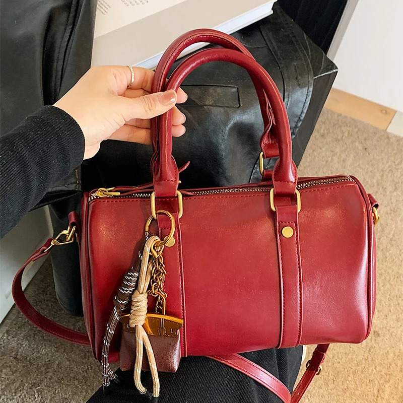 Womens Boston Handbag Vintage Leather Pillow Bag Large Capacity Shoulder Bag Solid Versatile Tote Bag 250530