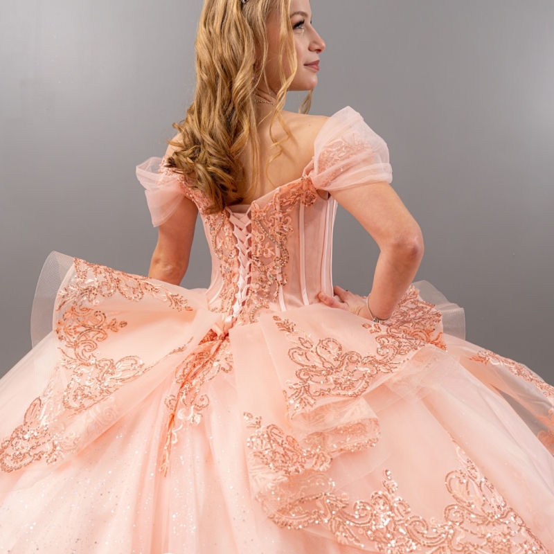 Pink Shiny Off The Shoulder Ball Gown Quinceanera Dresses Appliques Lace Beading Tull Sweet 16 Dress vestidos 15 de anos