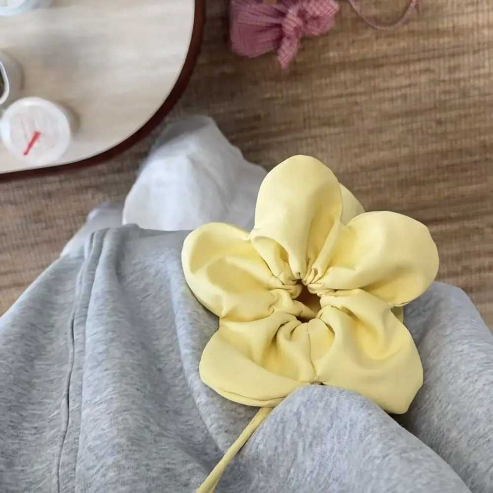 Casual Korean Style Plaid Drawstring Bag Cute Cloth Small Crossbody Bag Large Capacity Storage Bag Flower Handbag Women M250606