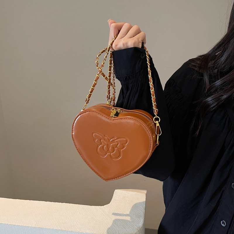 Free Shipping Designer Bag New Heart-shaped Fashionable Butterfly Printed Trendy Love For Women Niche Design Chain Crossbody Bag
