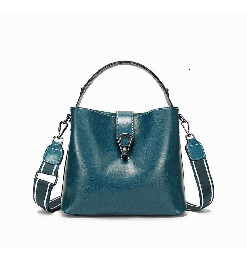 Designer Bags 2025 Ladies Cow Genuine Leather Shoulder Bag Women's Retro Versatile Cowhide Handbag Female Commuting Underarm Bucket Crossbody Bag