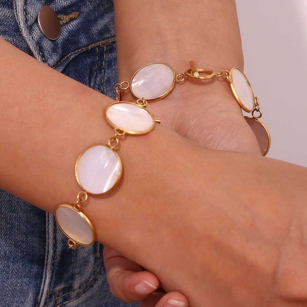 Fashion Niche Versatile Elegant Style Stainless Steel Gold-Plated OT Buckle Natural Mother-of-Pearl Round Bracelet